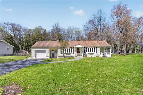 167 Cronin Rd, Queensbury, NY 12804