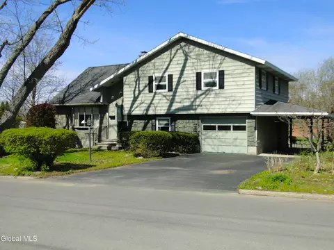2085 Lancaster St, Schenectady, NY 12308