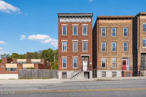 1410 5th Ave, Troy, NY 12180