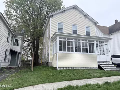 204 Glebe St, Johnstown, NY 12095