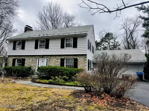 16 Birch Hill Rd, Albany, NY 12211