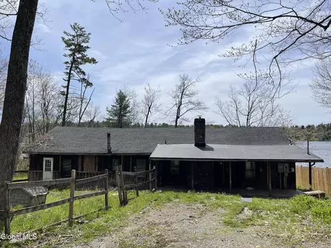 100 Holser Rd, Averill Park, NY 12018