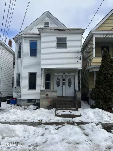 1075 Pleasant St, Schenectady, NY 12303