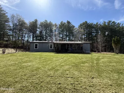 7 Covered Bridge Ln, Jay, NY 12941
