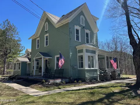 10 Landon Hill Rd, Chestertown, NY 12817