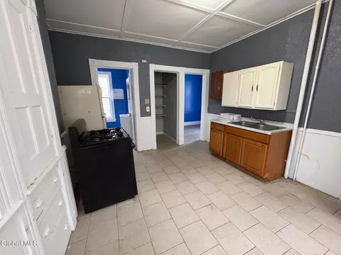 Entry Way - 1723 Broadway, Schenectady, NY 12306 photo 1 of 1