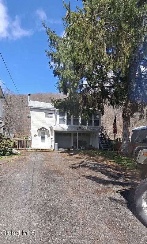 319 Main St, Hobart, NY 13788