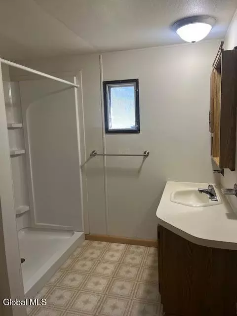 Bath - 465 Snyder Rd, Cobleskill, NY 12043 photo 1 of 1