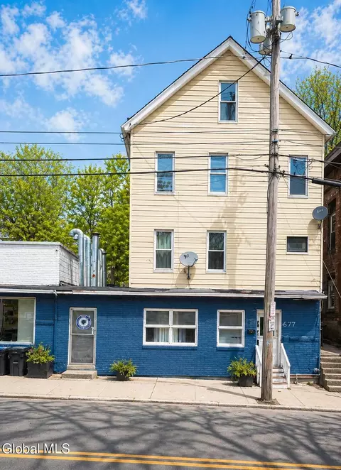 677 Pawling Ave, Troy, NY 12180