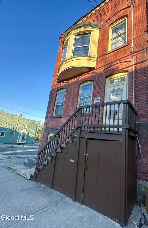 146 Lark St, Albany, NY 12210