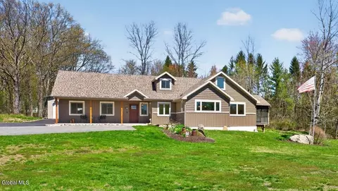 111 Pond Hill Ln, Altamont, NY 12009