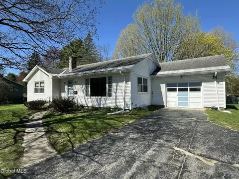 427 Ridge Rd, Queensbury, NY 12804