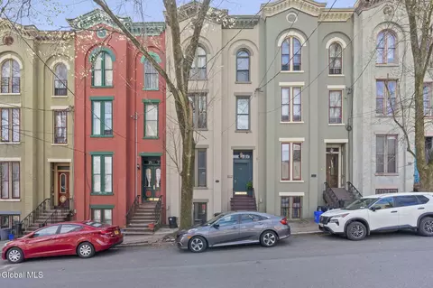 64 Elm St, Albany, NY 12203