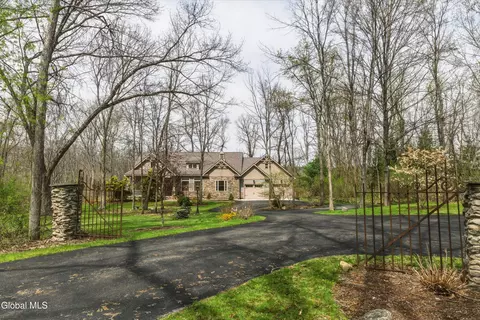 262 Old Post Rd, Ballston Spa, NY 12020