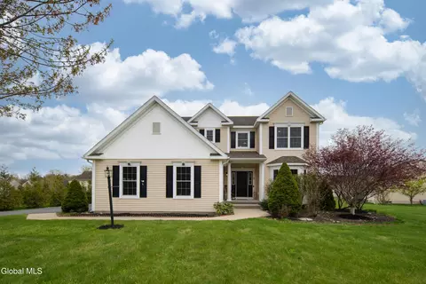 3 Skybrook Cir, Clifton Park, NY 12065
