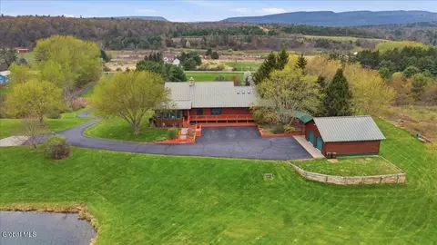425 Bullock Rd, Slingerlands, NY 12159