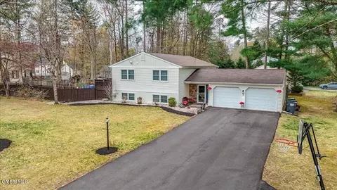 1 Thunder Run, Gansevoort, NY 12831