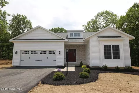 13 Wyatts Way, Clifton Park, NY 12065