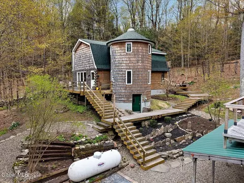 187 Lake Rd, Berne, NY 12023