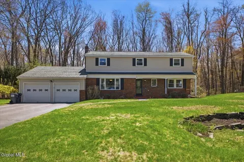 42 Shadow Wood Way, Ballston Lake, NY 12019