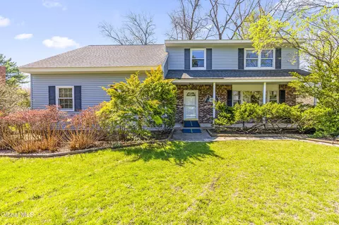1910 Evva Dr, Schenectady, NY 12303
