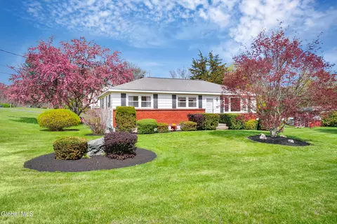 2 Dusenberry Rd, Troy, NY 12182
