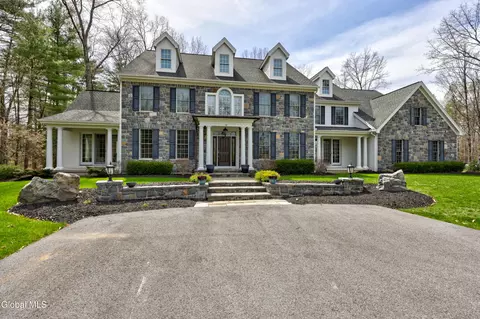 52 Winding Brook Dr, Saratoga Springs, NY 12866