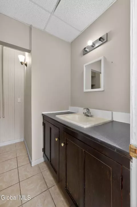 Bath - 7 Union St, Schenectady, NY 12305 photo 1 of 5