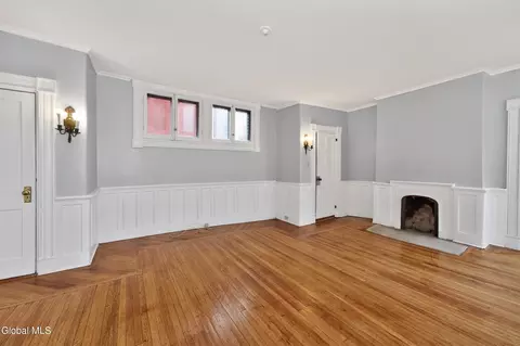 Living - 7 Union St, Schenectady, NY 12305 photo 1 of 9