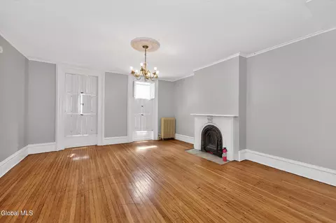 Living - 7 Union St, Schenectady, NY 12305 photo 5 of 9