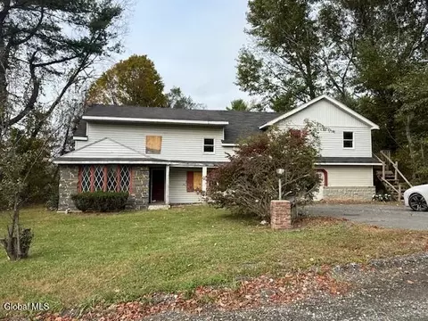 233 Keefe Rd, Troy, NY 12180