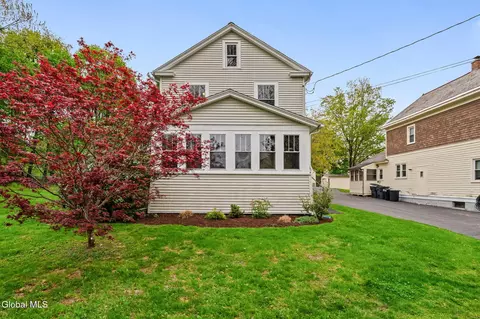 30 Electric Ave, East Greenbush, NY 12061
