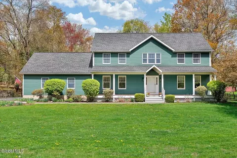 1341 Partridge Dr, Castleton On Hudson, NY 12033