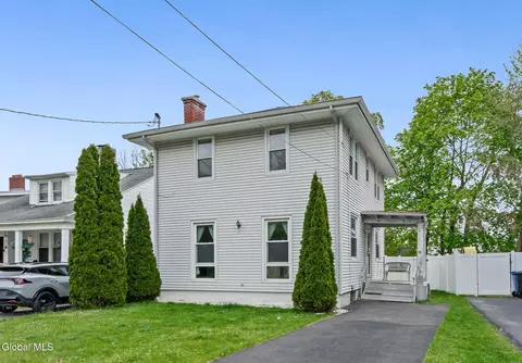 18 Oakwood St, Albany, NY 12208