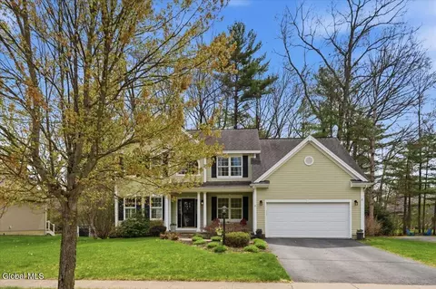 17 Tyler Dr, Saratoga Springs, NY 12866