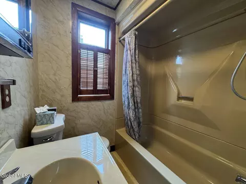 Bath - 233 Sixteenth St, Schenectady, NY 12306 photo 2 of 3