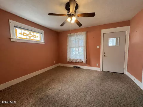 Living - 233 Sixteenth St, Schenectady, NY 12306 photo 1 of 3