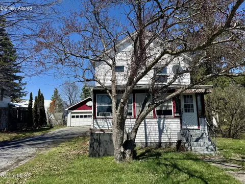 15 Adams St, Whitehall, NY 12887