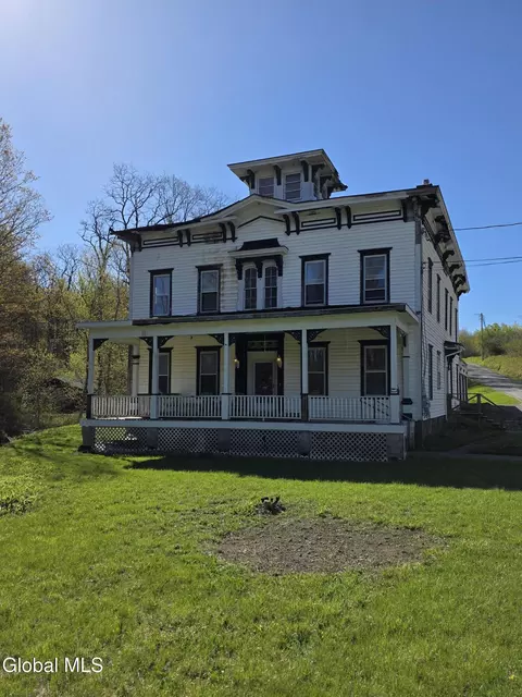 105 Hartman Rd, Pattersonville, NY 12137