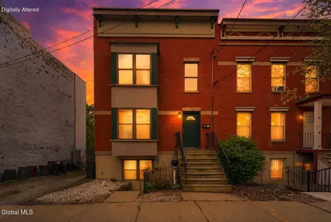 78 1st St, Albany, NY 12210