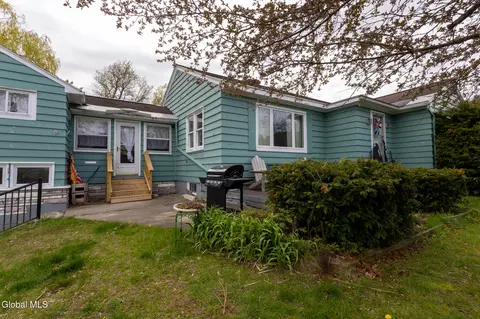 8 7th Ave, Whitehall, NY 12887
