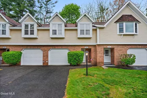 3019 Squire Blvd, Slingerlands, NY 12159