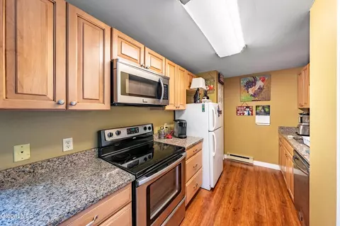 Kitchen - 23 Pepperbush Pl, Ballston Spa, NY 12020 photo 1 of 2