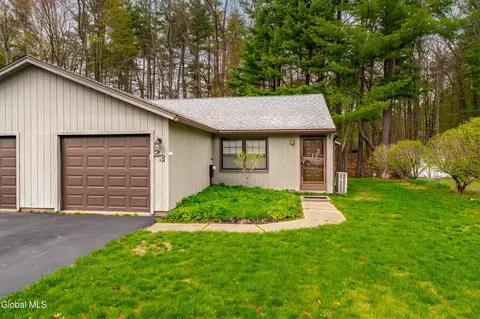23 Pepperbush Pl, Ballston Spa, NY 12020