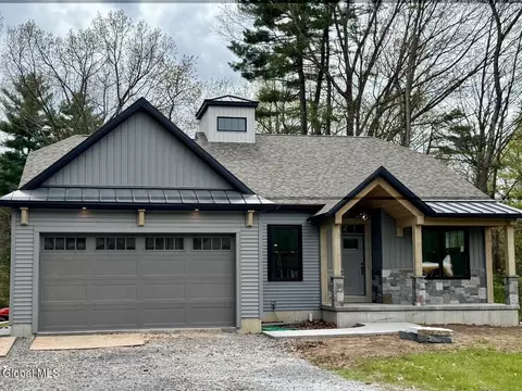561 Lake Rd, Saratoga Springs, NY 12866