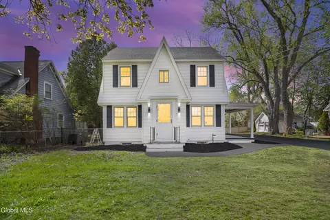 451 Ballston Rd, Schenectady, NY 12302