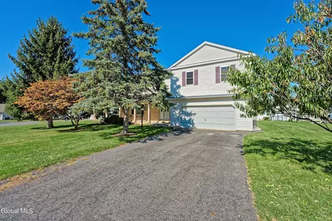 5 Shamrock Cir, Latham, NY 12110