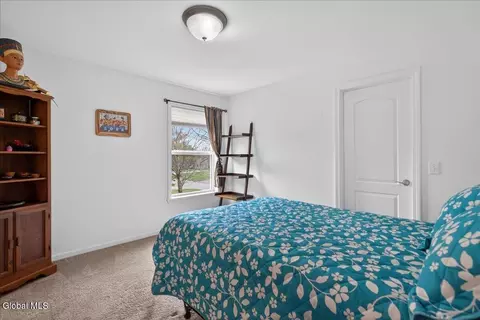 Bedroom - 1019 Gideon Trce, Schenectady, NY 12302 photo 5 of 7