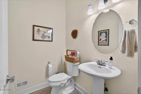 Bath - 1019 Gideon Trce, Schenectady, NY 12302 photo 1 of 5