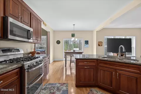 Kitchen - 1019 Gideon Trce, Schenectady, NY 12302 photo 2 of 6